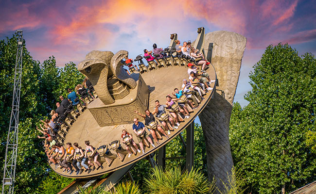 Chessington Kobra Ride