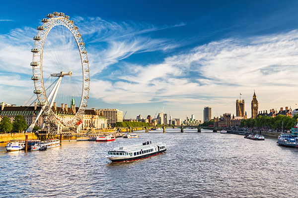 13 must-see spots near our London stops