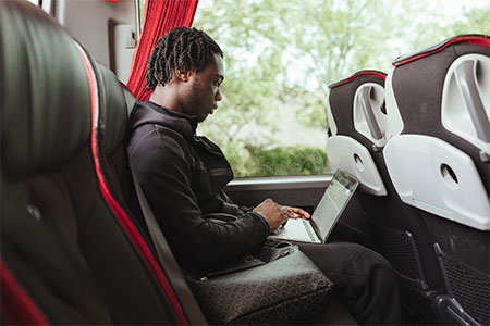 5 reasons why employee shuttles are good for your business